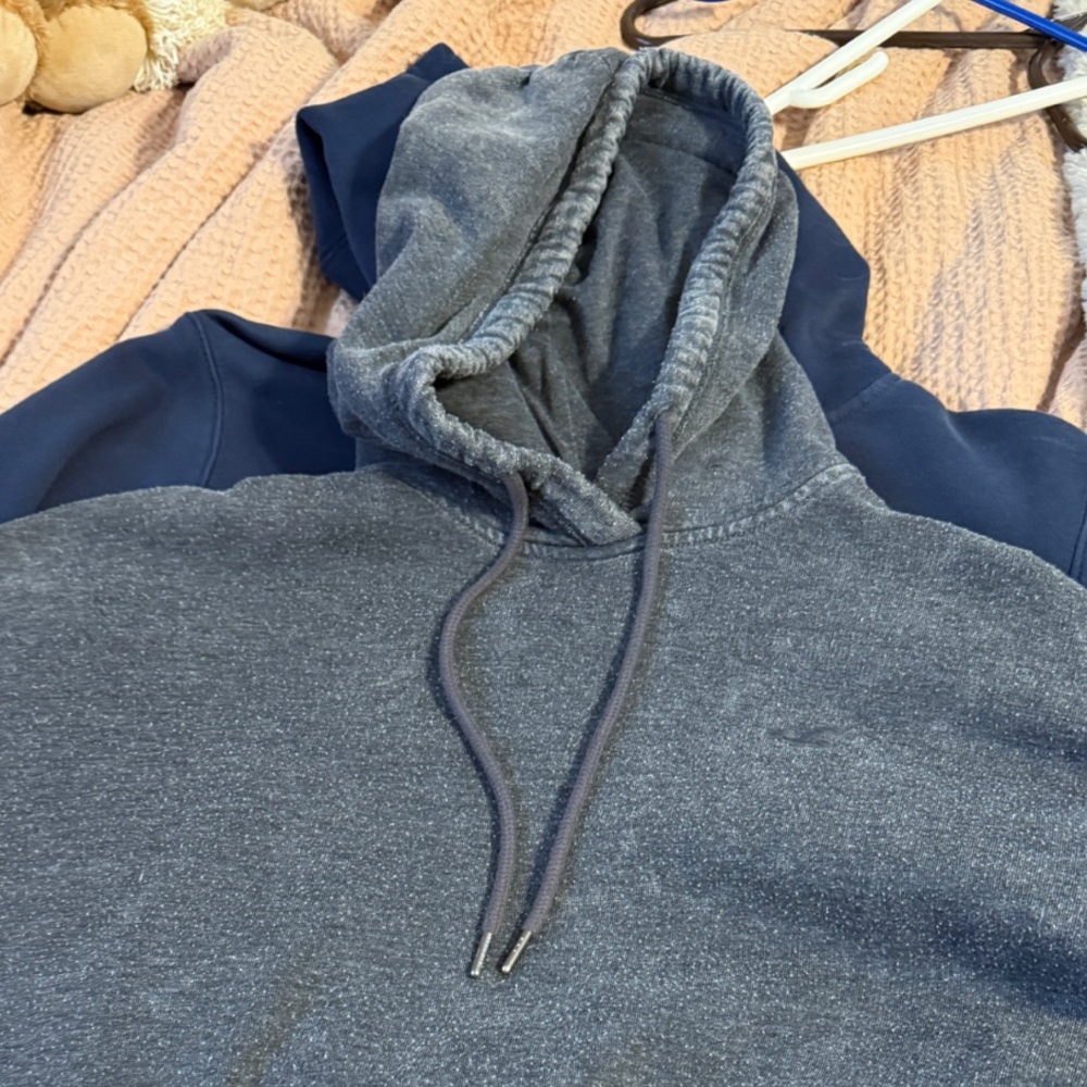 Hollister Women's Black/Gray Two-Tone Hoodie